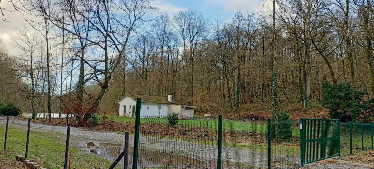 Deux Etangs Poissonneux Au Milieu Des Bois Avec Gite Moderne, La Halte Des Deux Lacs Rosée Zewnętrze zdjęcie